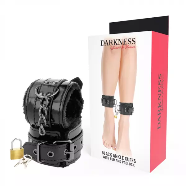 DARKNESS - MENOTTES DE CHEVILLE R�GLABLES EN CUIR NOIR AVEC CADENAS